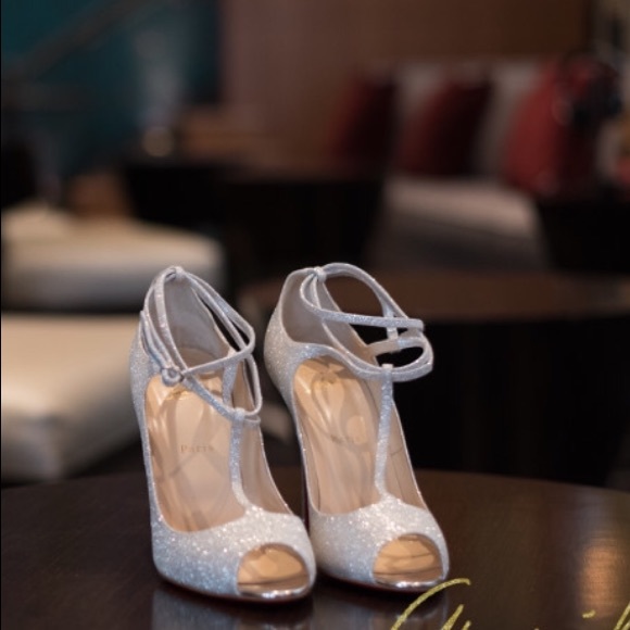 Christian Louboutin - Picture 3 of 8